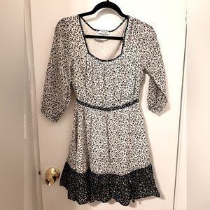 Black/white floral mini Dress